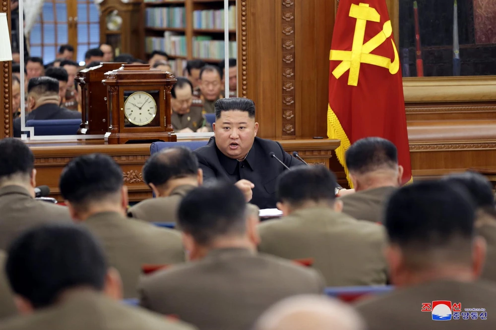 Lãnh đạo Triều Tiên Kim Jong-un tham dự kỳ họp mở rộng thứ ba của Quân ủy Trung ương đảng Lao động Triều Tiên. Ảnh: RODONG SIMUN