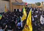 Người biểu tình xông vào ĐSQ Mỹ ở Iraq, nhân viên được sơ tán