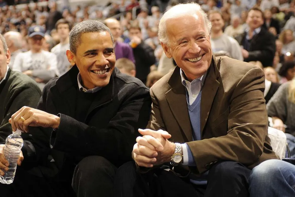 Ông Obama (trái) và ông Biden (phải) thời còn làm việc chung. Ảnh: GETTY IMAGES