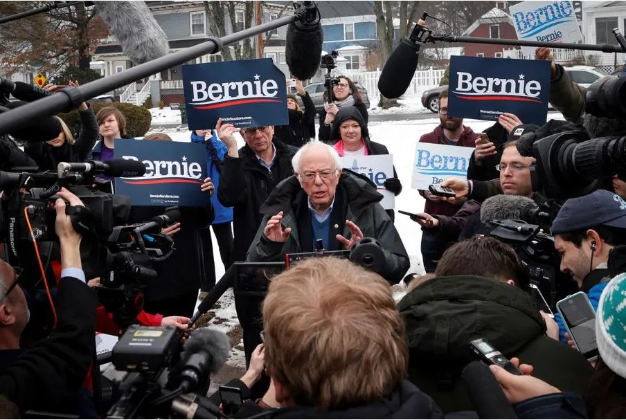 Ứng viên Bernie Sanders tại bang New Hampshire (Mỹ) ngày 11-2. Ảnh: REUTERS