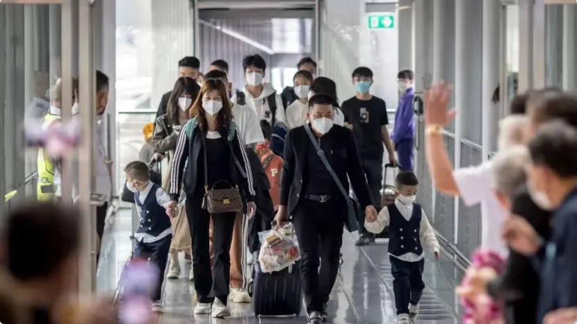 Du khách Trung Quốc đến sân bay Suvarnablumi ở Bangkok ngày 9-1. Ảnh: AFP