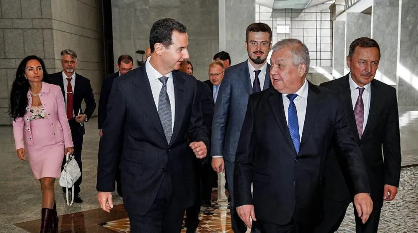 Tổng thống Syria Bashar al-Assad (giữa, trái) tiếp Đặc phái viên Nga về Syria Alexander Lavrentiev (giữa, phải) tại thủ đô Damascus (Syria) ngày 12-1. Ảnh: SANA/AFP Tổng thống Syria Bashar al-Assad (giữa, trái) tiếp Đặc phái viên Nga về Syria Alexander Lavrentiev (giữa, phải) tại thủ đô Damascus (Syria) ngày 12-1. Ảnh: SANA/AFP