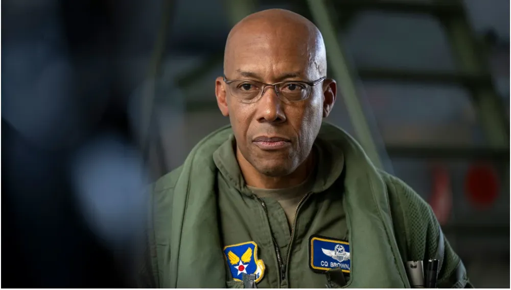 Tướng Charles Quinton Brown Jr. thời điểm là Tư lệnh Quân chủng Không quân Mỹ, tại một sự kiện ngày 11-7-2022 ở TP Laage, bang Mecklenburg-Western Pomerania (Đức). Ảnh: GETTY IMAGES Capture1.PNG