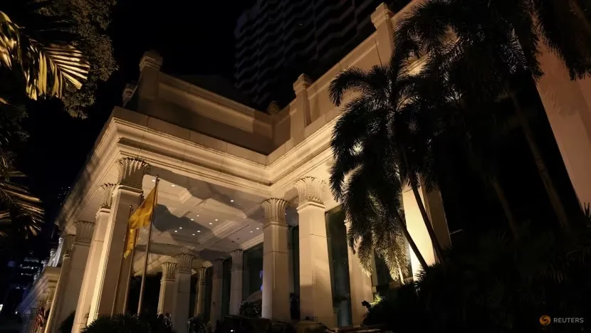 Khách sạn Grand Hyatt Erawan, thủ đô Bangkok (Thái Lan) - nơi được cho là có 6 người tử vong ngày 16-7. Ảnh: REUTERS BANGKOK POST: 6 người tử vong tại một khách sạn ở Bangkok, có 4 người Việt
