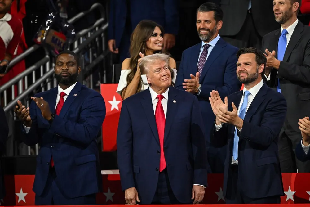 Trump phát biểu5.jpg