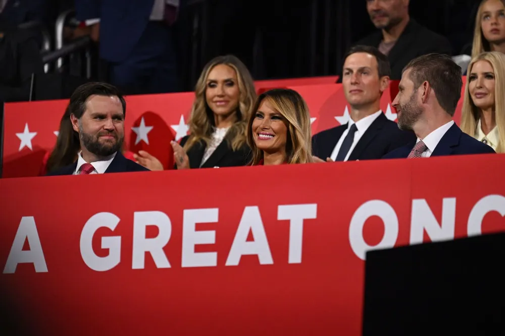 Cựu đệ nhất phu nhân Melania Trump tại đại hội tối 18-7. Ảnh: CNN Trump tại đại hội đảng Cộng hòa7.jpg