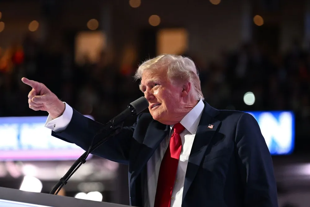 Ông Trump phát biểu tại đại hội tối 18-7. Ảnh: CNN Trump tại đại hội đảng Cộng hòa8.jpg