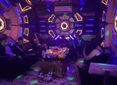 Tạm giữ 6 người tổ chức 'bay, lắc' trong quán karaoke ở Hải Phòng ảnh 2 22 người tụ tập hát karaoke bất chấp lệnh cấm