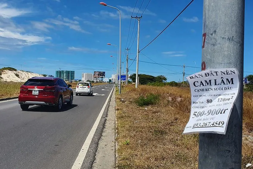 Đất Cam Lâm "sốt" sau khi có thông tin chuẩn bị làm đô thị. Ảnh: Tấn Lộc. Đất Cam Lâm "sốt" sau khi có thông tin chuẩn bị làm đô thị. Ảnh: Tấn Lộc.