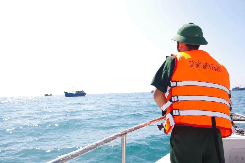 Bộ đội Biên phòng tỉnh Ninh Thuận có mặt tại vị trí tàu Phúc Tình 26 chìm. Ảnh: Biên Phòng.