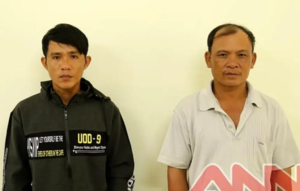 Trần Văn Ngọn và Trần Lê Minh bị bắt tạm giam. Ảnh: Công an Thuận Nam.