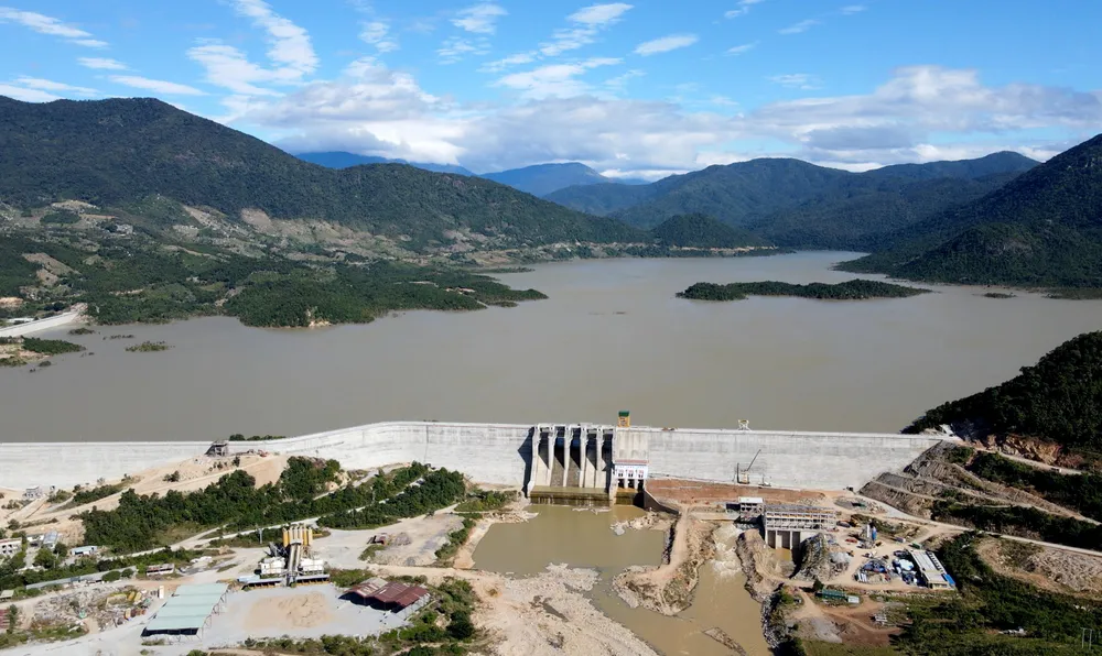 Hồ Sông Cái rộng 1.147 ha, dung tích 219 triệu m3, có tiềm năng phát triển du lịch, nuôi trồng thủy sản. Ảnh: HỮU PHƯƠNG.