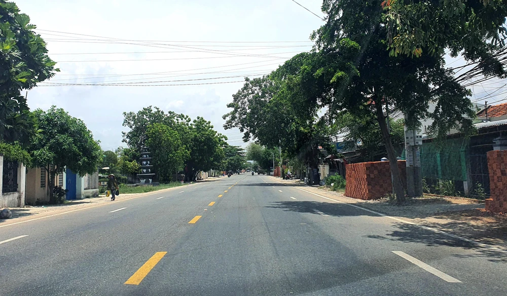 Mặt đường quốc lộ 27