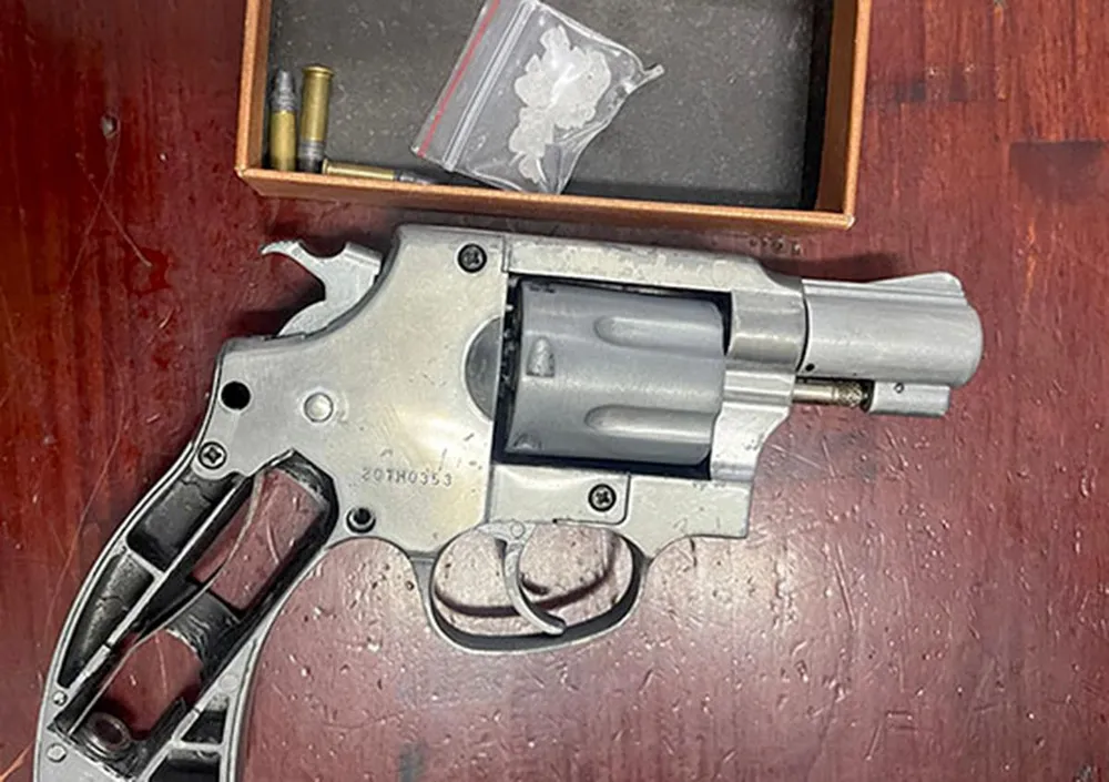 Khẩu súng Rulo ổ quay thu được tại nơi ở của Sang. Ảnh: TL.