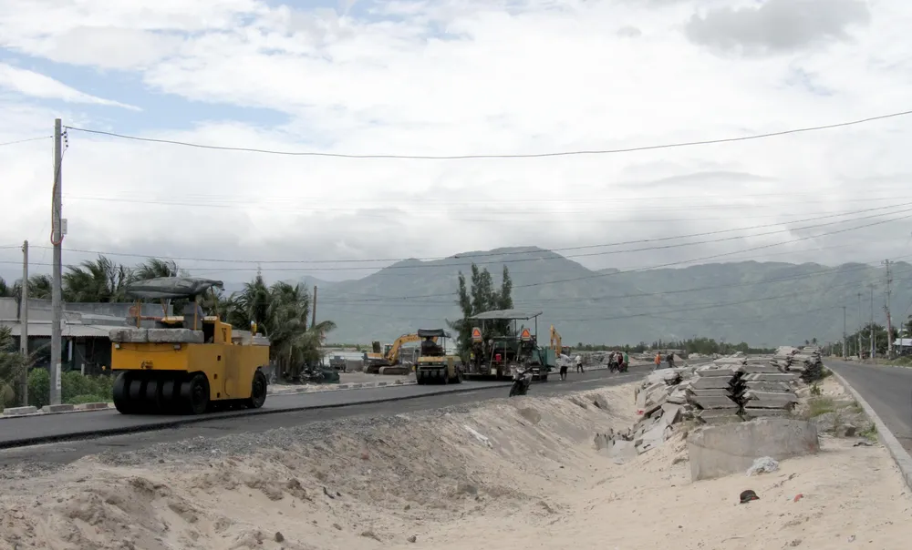 Tỉnh lộ 651 nối quốc lộ 1 đi Đầm Môn sắp hoàn thành sẽ tạo ra quỹ đất hàng ngàn ha. Ảnh: LÊ HIỀN.