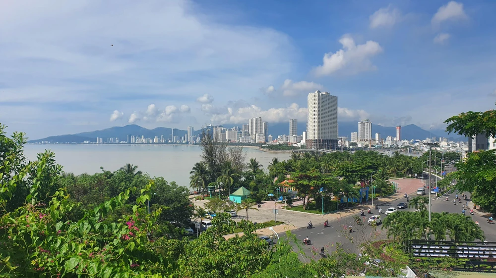 Giá đất tại đường Trần Phú, TP Nha Trang, tăng 3,6 lần trong năm 2022. Ảnh: HUỲNH HẢI.