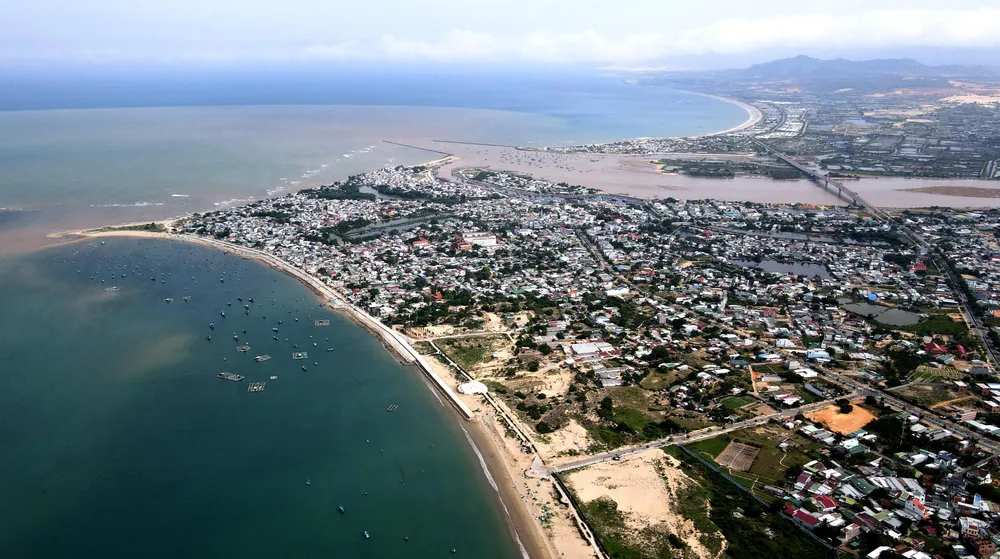 Khu du lịch quốc gia Ninh Chữ có diện tích khoảng 12.200 ha là dải không gian ven biển Ninh Thuận. Ảnh: HUỲNH HẢI. Khu du lịch quốc gia Ninh Chữ có diện tích khoảng 12.200 ha là dải không gian ven biển Ninh Thuận. Ảnh: HUỲNH HẢI.