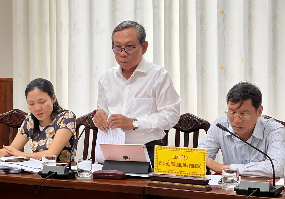 Ông Lê Kim Hoàng trả lời PLO việc xử lý vi phạm tại trường Mầm non Ischool Ninh Thuận. Ảnh: HH. Ông Lê Kim Hoàng trả lời PLO việc xử lý vi phạm tại trường Mầm non Ischool Ninh Thuận. Ảnh: HH.