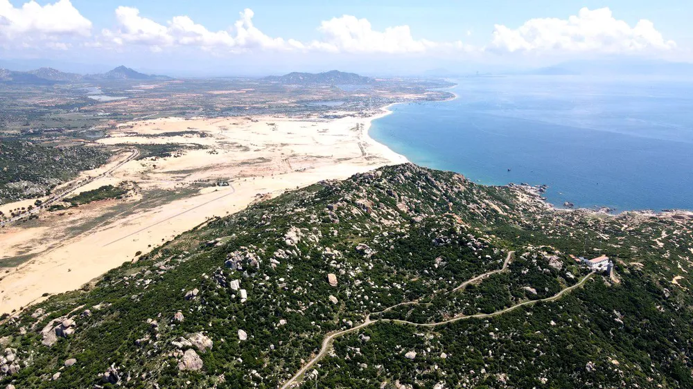 Khu vực Mũi Dinh với cảnh quan thiên nhiên độc đáo ở Ninh Thuận. Ảnh: HUỲNH HẢI.