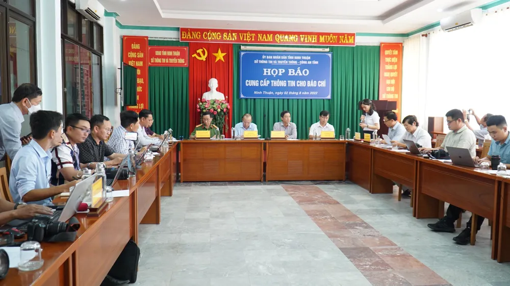 Ninh Thuận tổ chức họp báo thông tin về vụ nữ sinh tử vong. Ảnh: HH