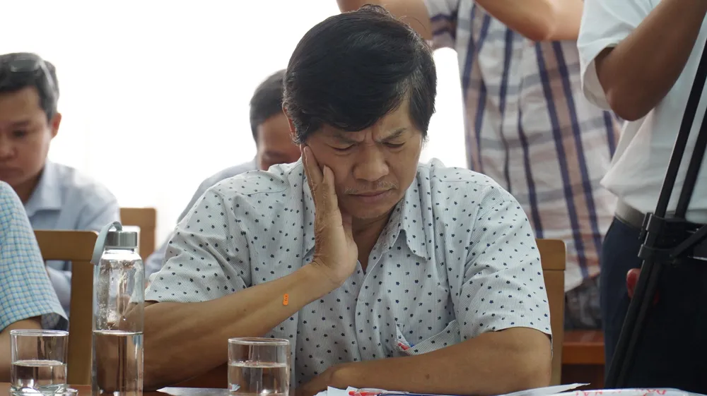 Ông Hồ Hoàng Hùng, cha của nạn nhân tại buổi họp báo. Ảnh: HH