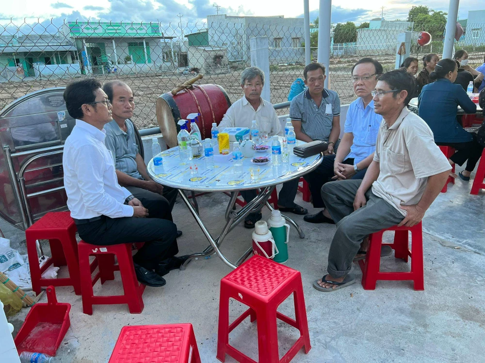 Ninh Thuận: 5 ngư dân ngạt khí trong hầm tàu, 1 người qua đời ảnh 1