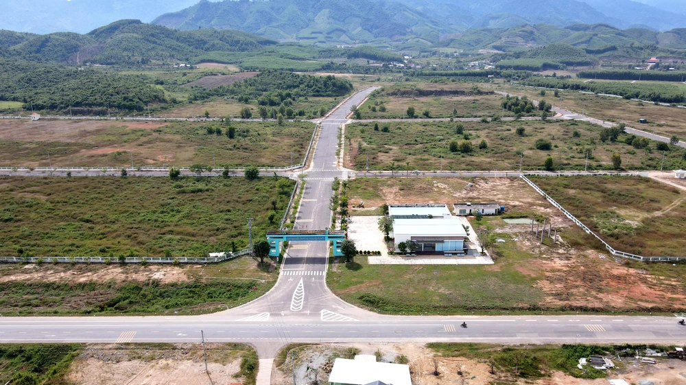 Ông Hải nói hiện nay doanh nghiệp đã đăng ký lấp đầy Cụm công nghiệp Sông Cầu nhưng chưa biết khi nào xây dựng. Công ty đã động viên và tạo điều kiện thuận lợi để các doanh nghiệp chủ động xây dựng. Trước mắt, các đơn vị thành viên của Công ty Yến sào sẽ đầu tư xây dựng nhà máy tại cụm công nghiệp để các doanh nghiệp khác đầu tư theo.