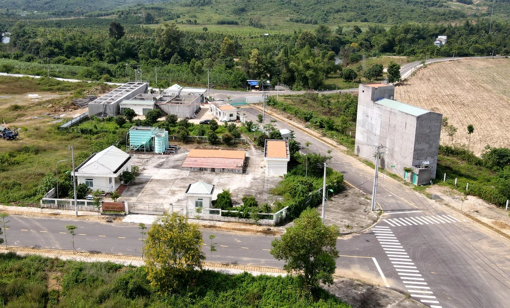 Hai năm sau, ngoài nhà máy nước, nhà máy xử lý nước thải và nhà điều hành. Cụm công nghiệp Sông Cầu có duy nhất một nhà nuôi yến hoạt động.