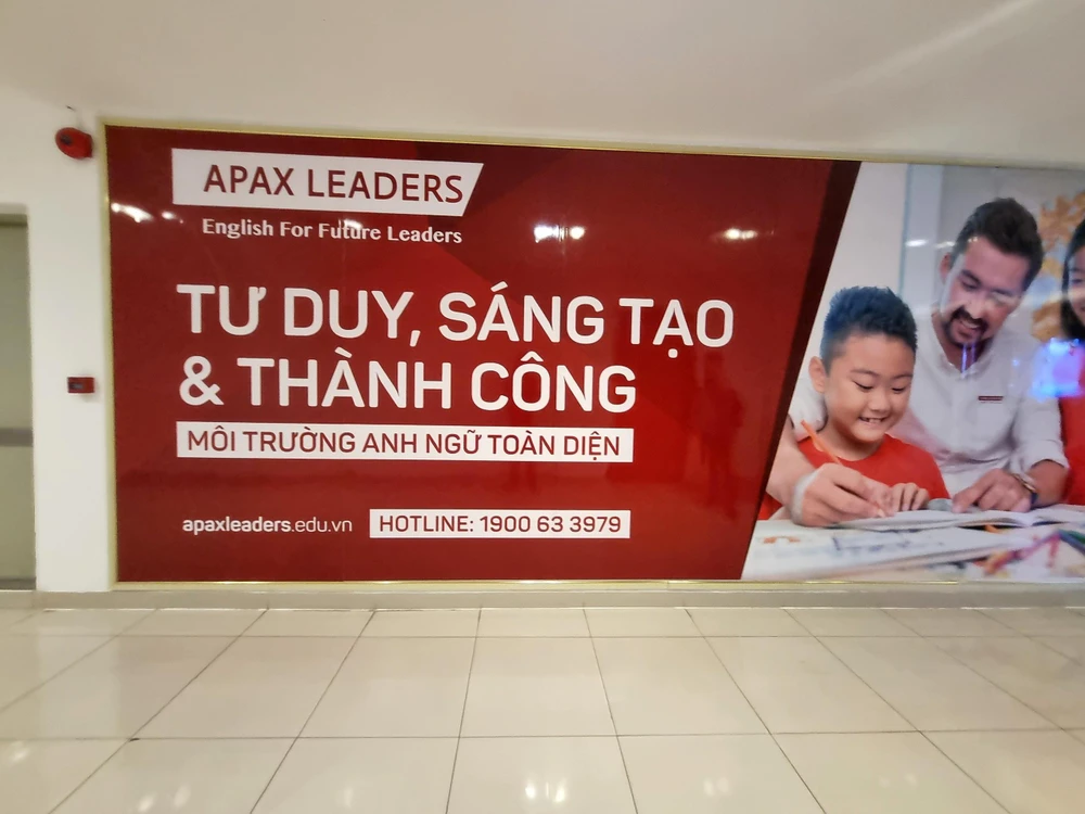 Trung tâm Anh ngữ Apax Leaders chi nhánh Khánh Hòa chỉ còn pano quảng cáo