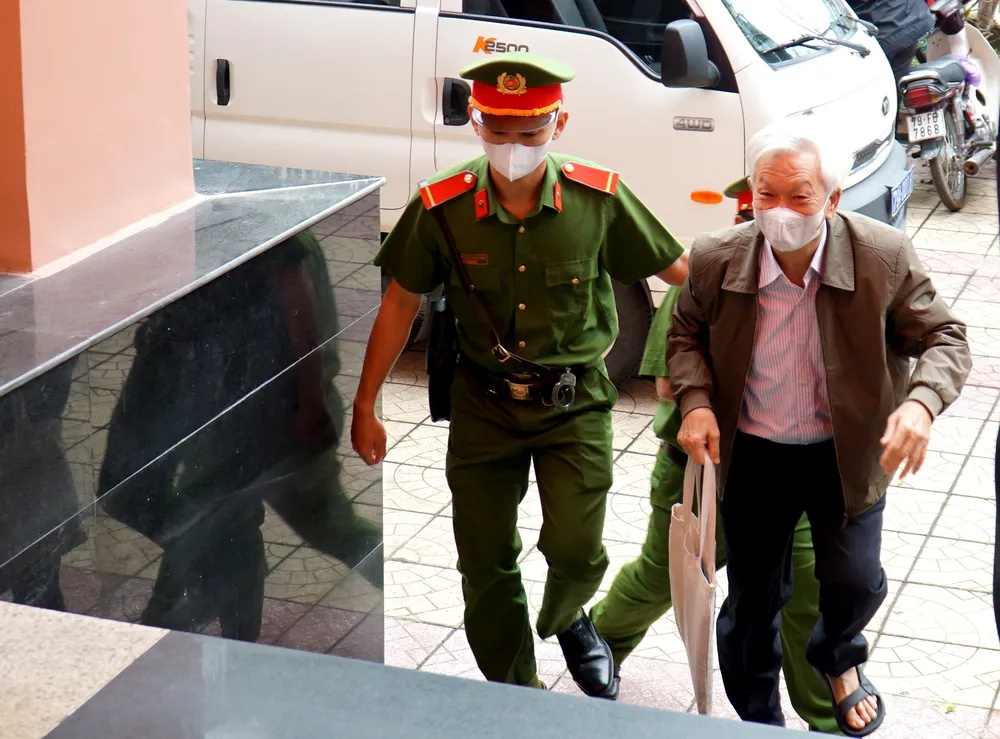 Bị cáo Nguyễn Chiến Thắng lãnh sáu năm sáu tháng tù trong vụ án BT số 1 Trần Hưng Đạo. Ảnh: HH.