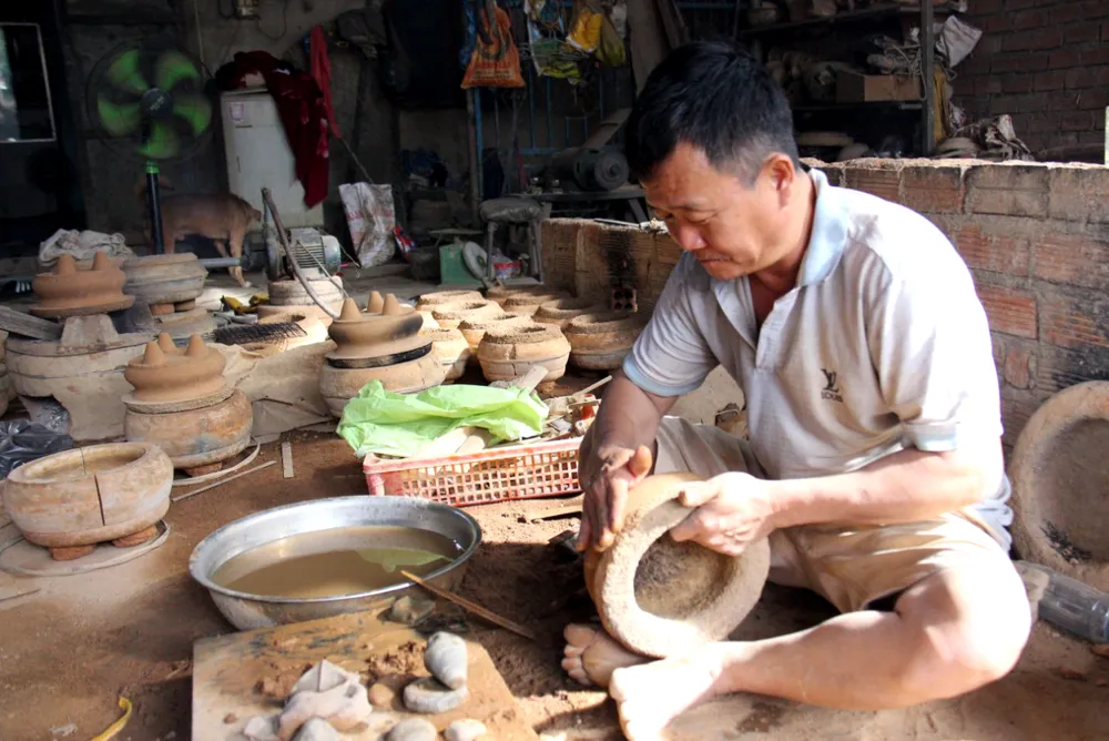 Làng nghề đúc đồng Phú Lộc Tây