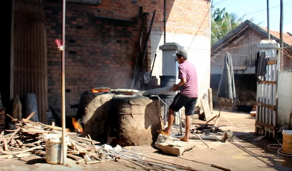 Làng nghề đúc đồng Phú Lộc Tây