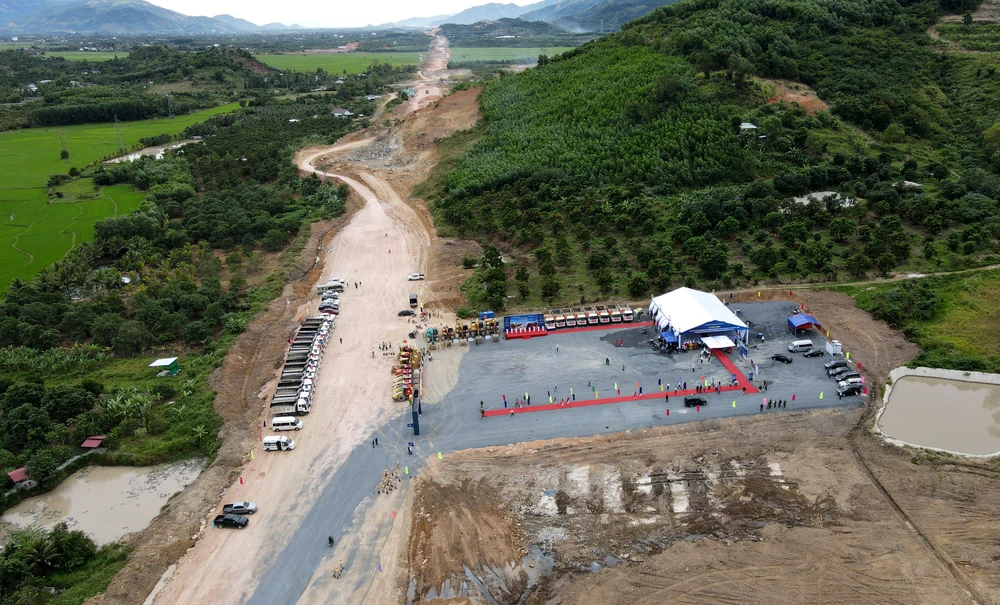 Dự án cao tốc Bắc- Nam đoạn Vân Phong - Nha Trang khởi công vào Tết Dương lịch 2023. Ảnh: HH.