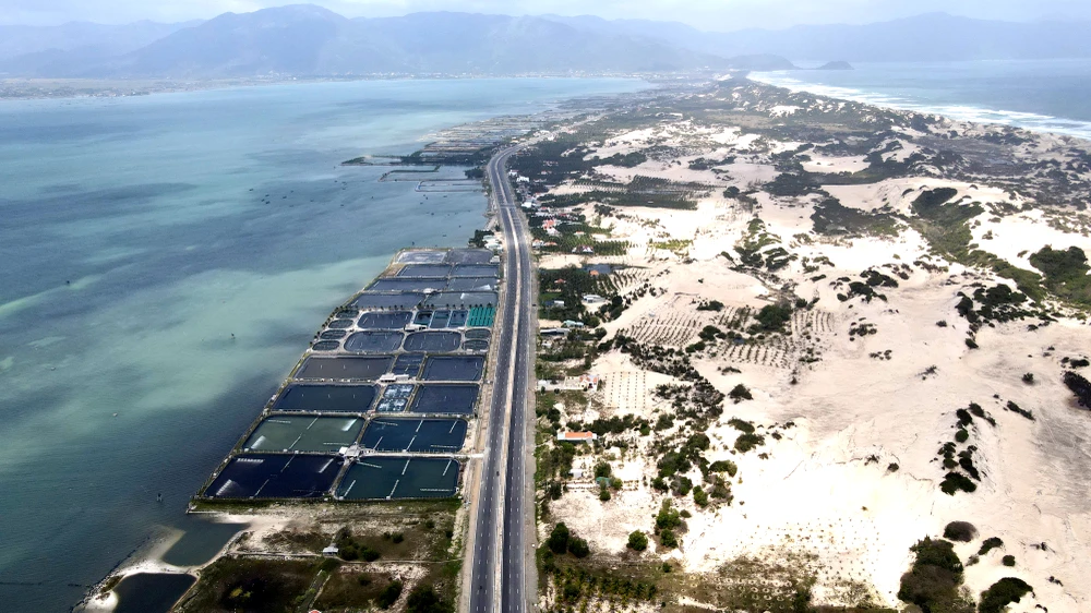 Khánh thành tuyến đường 14,3 km nối Đầm Môn với quốc lộ 1. Ảnh: H.H