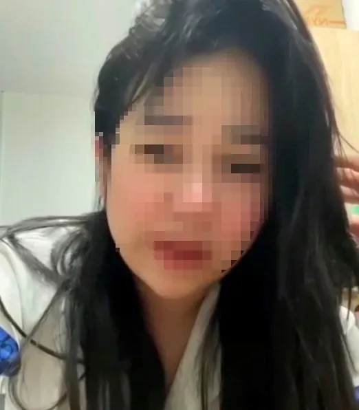 Cô gái tự nhận mình là nữ hành khách trên mạng xã hội. Ảnh cắt từ clip. Cô gái tự nhận mình là nữ hành khách trên mạng xã hội. Ảnh cắt từ clip.