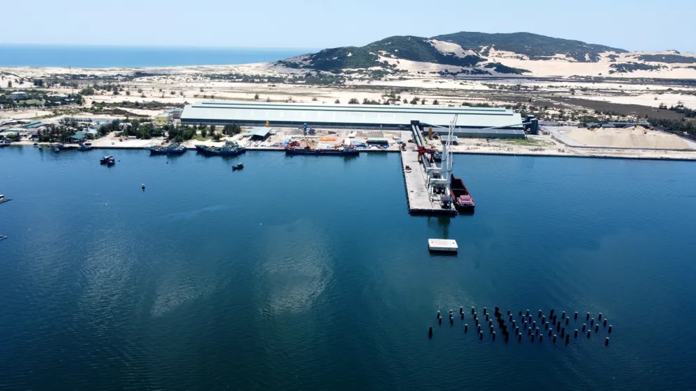 Khu kinh tế Vân Phong có diện tích 150.000 ha. Ảnh: H.H