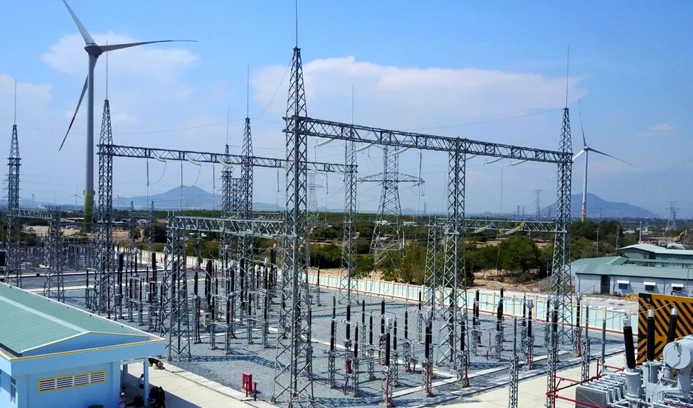 Ninh Thuận xây mới, nâng cấp các trạm, đường dây truyền tải điện. Ảnh: H.H