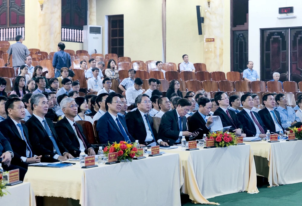 Hội nghị Chương trình hợp tác giữa TP.HCM và vùng Duyên hải Nam Trung bộ được tổ chức ở Khánh Hòa. Ảnh: H.H
