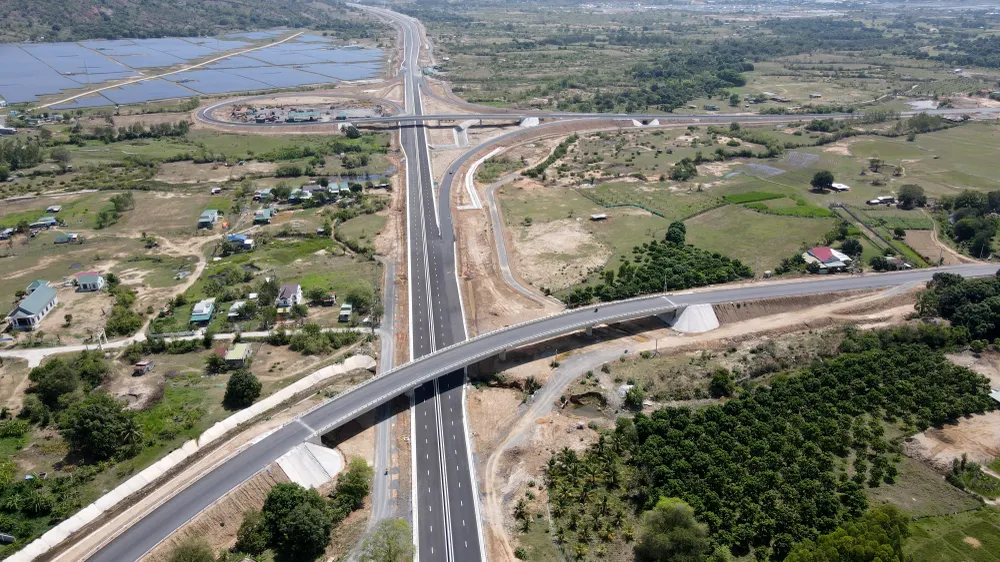 Cao tốc Nha Trang- Cam Lâm đã hoàn thành. Ảnh: H.H