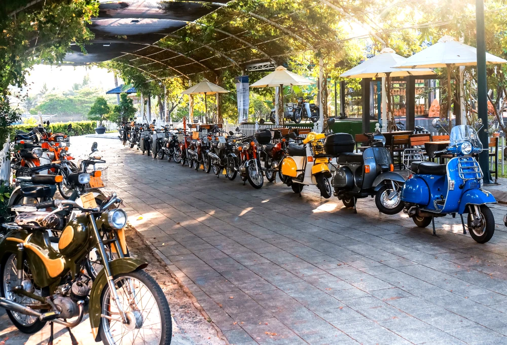 Ngày 3-6, Khu du lịch Champa Island Nha Trang, TP Nha Trang tỉnh Khánh Hòa, đã tổ chức hoạt động “Lễ hội ẩm thực đường phố và triển lãm bộ sưu tập xe cổ”. Đây là chương trình đồng hành cùng Festival Biển Nha Trang – Khánh Hòa 2023.