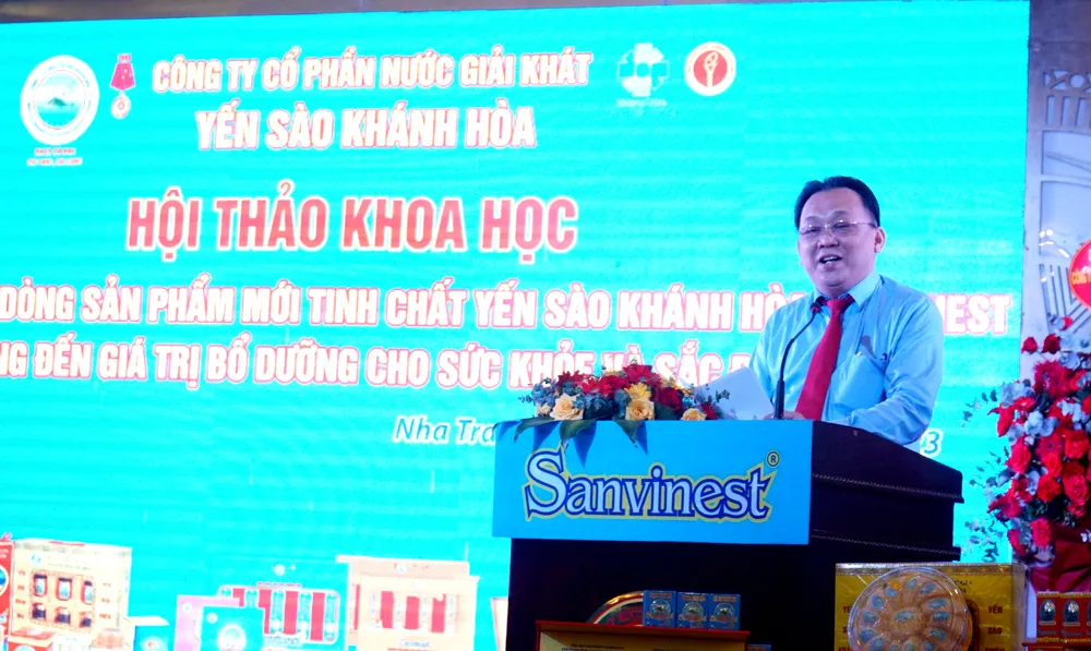 Ông Lê Hữu Hoàng, Phó Chủ tịch UBND tỉnh Khánh Hòa, nói yến sào là món quà kỳ diệu thiên nhiên ban tặng. Ảnh: H.H Ông Lê Hữu Hoàng, Phó Chủ tịch UBND tỉnh Khánh Hòa, nói yến sào là món quà kỳ diệu thiên nhiên ban tặng. Ảnh: H.H