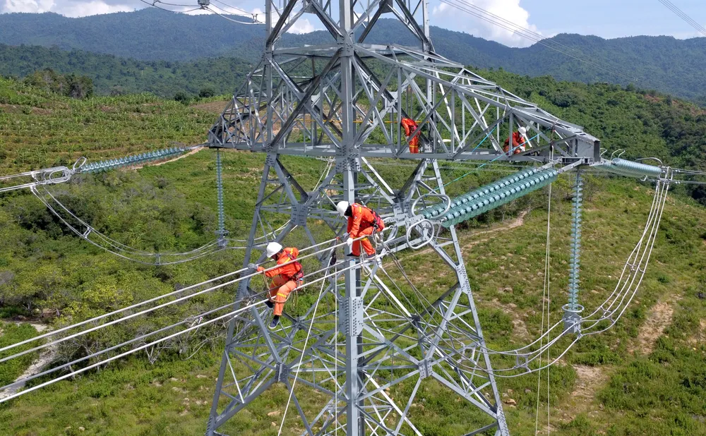 Công ty Truyền tải Điện 3 tổ chức diễn tập phòng chống thiên tai và tìm kiếm cứu nạn tại đường dây 500 kV. Ảnh: T.T