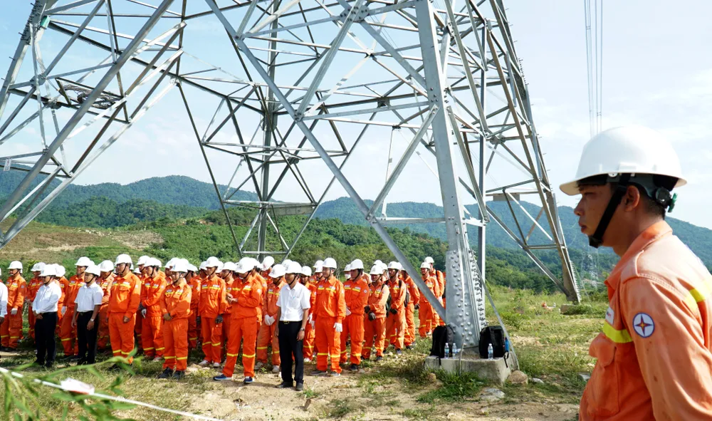 Buổi diễn tập có sự tham gia của 158 cán bộ công nhân viên 9 đơn vị truyền tải khu vực Nam miền Trung và Tây Nguyên. Ảnh: H.H