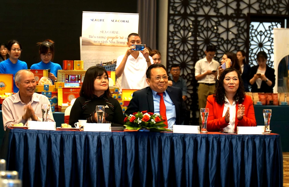 Đại diện hai tỉnh Khánh Hòa, Đắk Lắk tham dự hội nghị hợp tác phát triển du lịch. Ảnh: H.H