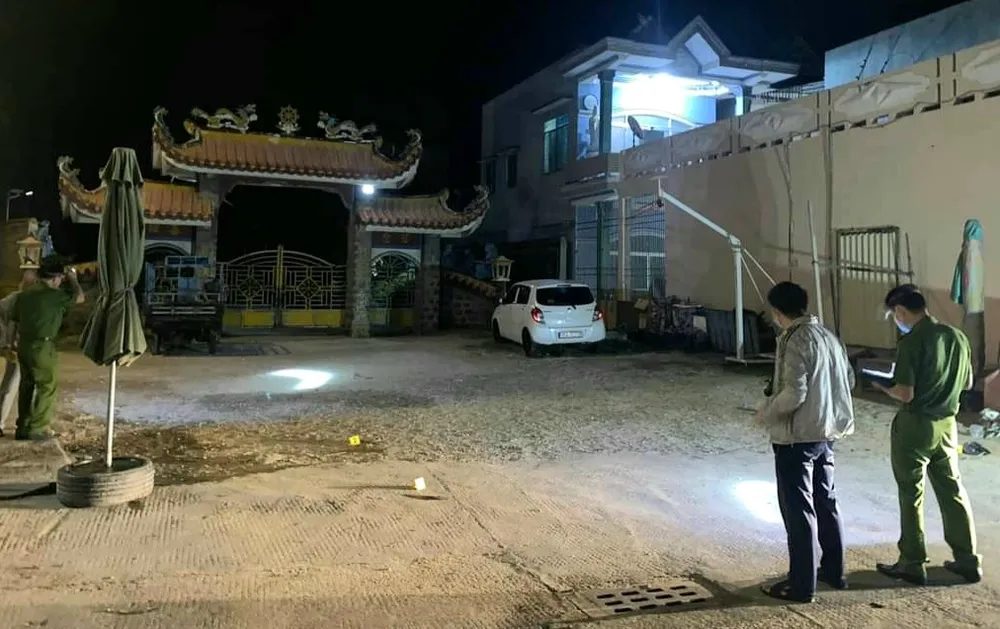 Hiện trường hai thanh niên dùng dao giải quyết mâu thuẫn khiến một người tử vong. Ảnh: CA Dung-dao-giai-quyet-mau-thuan.jpg