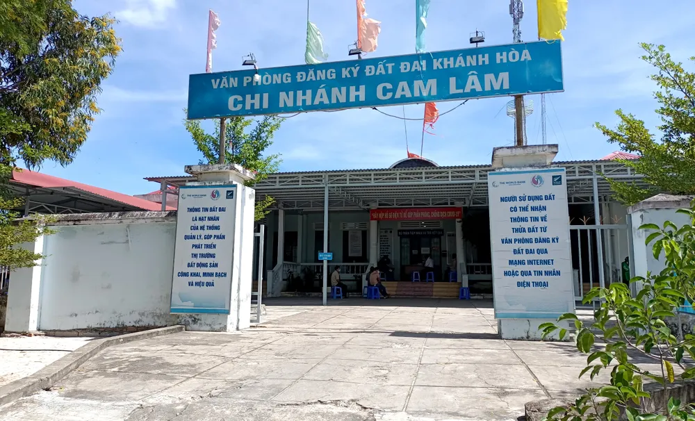 Khánh Hòa mời người dân đến nhận gần 4.500 giấy hồng chưa trao. Ảnh: H.H so-do.jpg