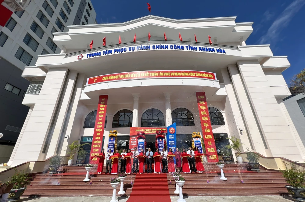 Khánh Hòa đưa vào hoạt động Trung tâm Phục vụ hành chính công. Ảnh: Đ.T trung-tam-hanh-chinh-cong-1.jpg