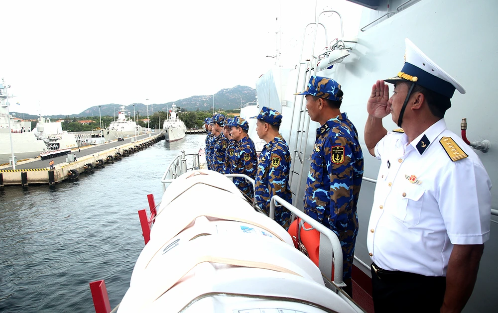 tàu 016-quang trung.jpg