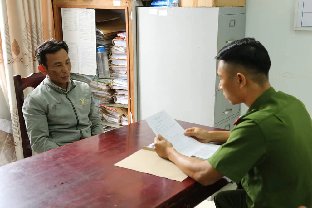 đập vỡ máy đo nồng độ cồn.jpg