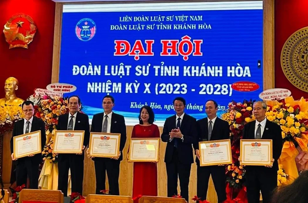 đoàn luật sư khánh hoà.jpg